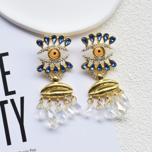 New schiaparelli inspired Eye Earrings - Picture 4 of 5